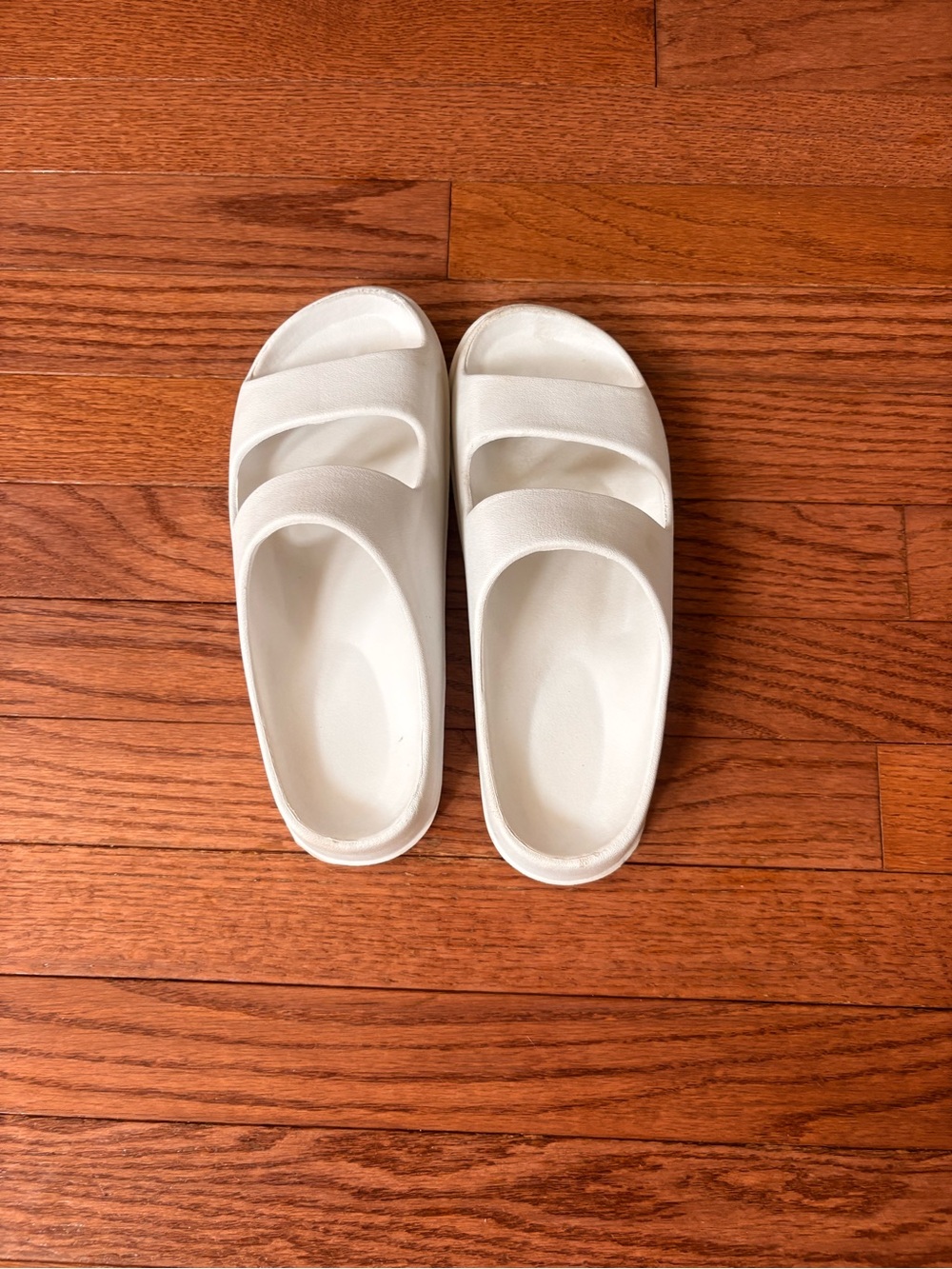 Size 8, AERIE Minimalist White Slide Sandals - Double Strap